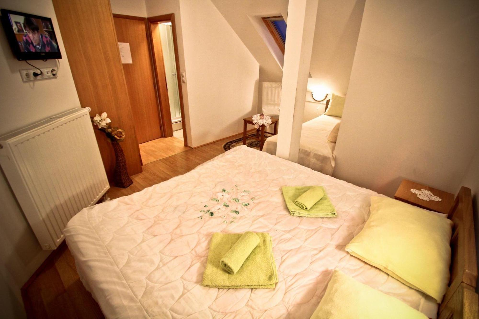 Kod Ribica Bed & Breakfast Jasenovac Ngoại thất bức ảnh
