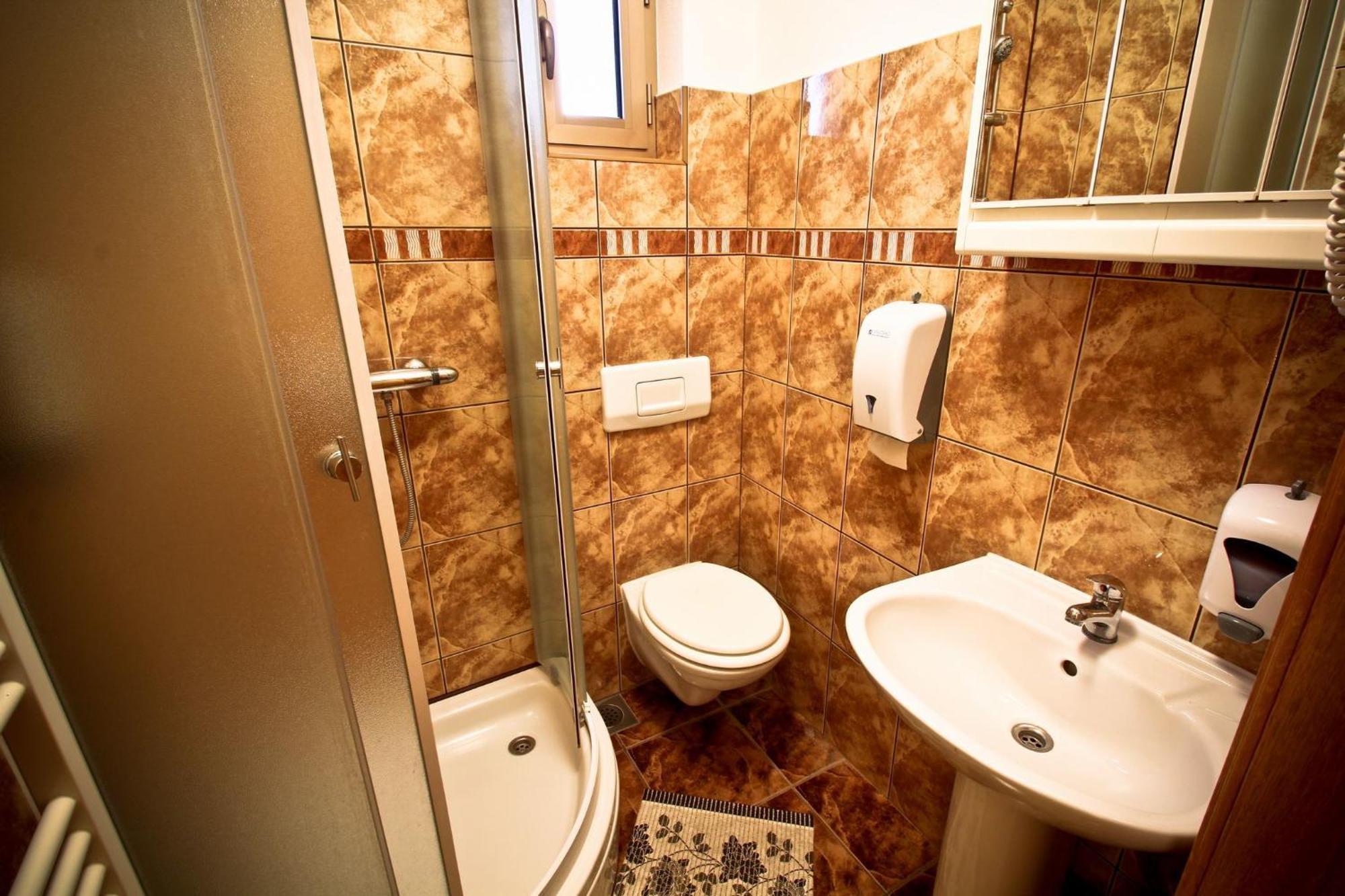 Kod Ribica Bed & Breakfast Jasenovac Ngoại thất bức ảnh