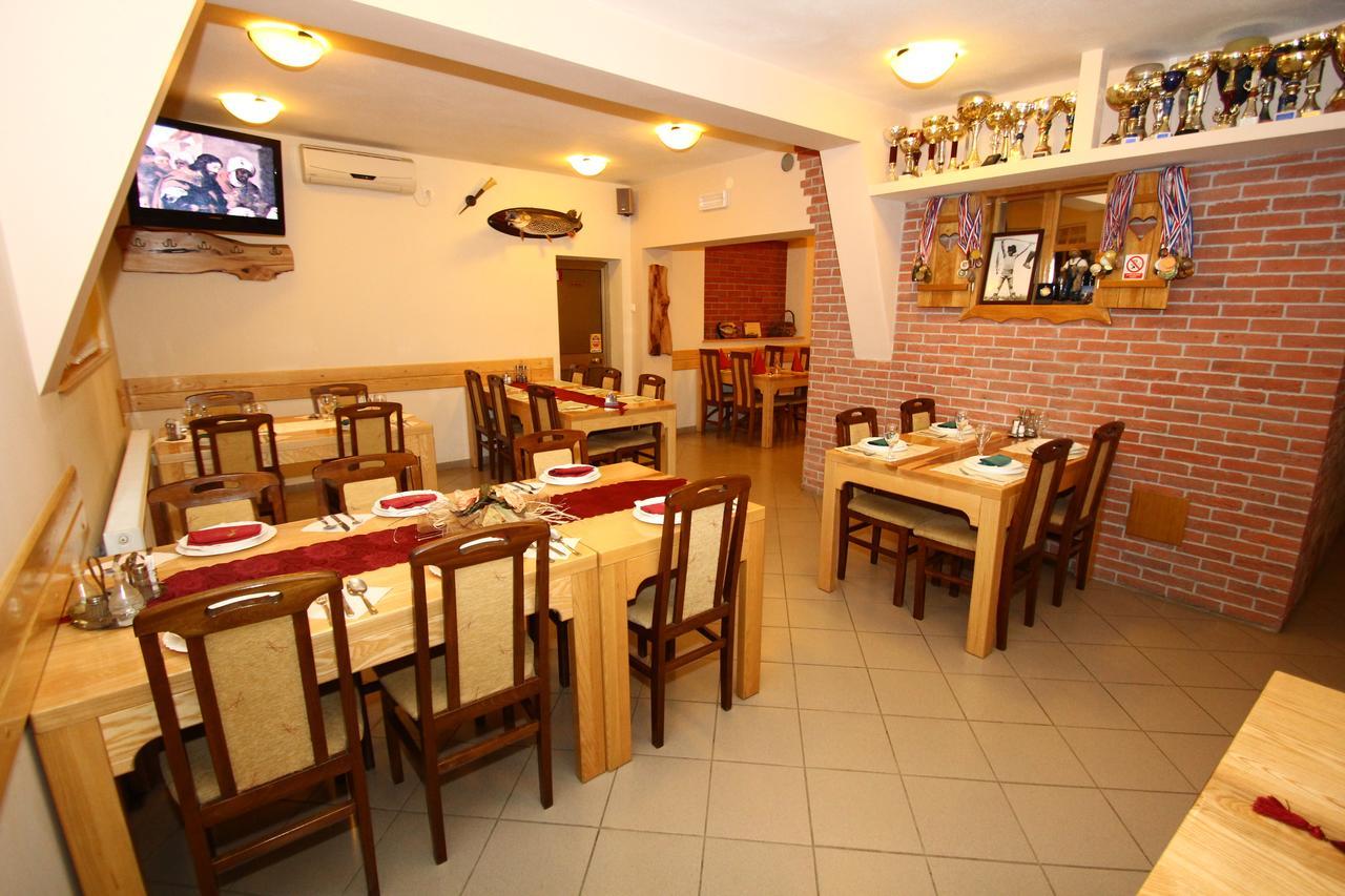Kod Ribica Bed & Breakfast Jasenovac Ngoại thất bức ảnh