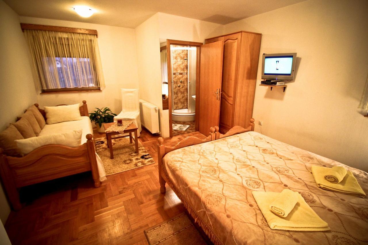 Kod Ribica Bed & Breakfast Jasenovac Ngoại thất bức ảnh